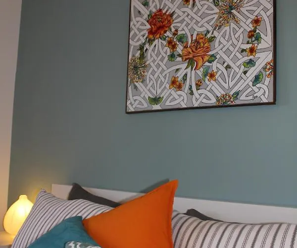 Uisce Beatha House B&B 포트마지